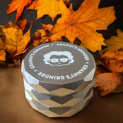 Granny‘s Grinder Silber