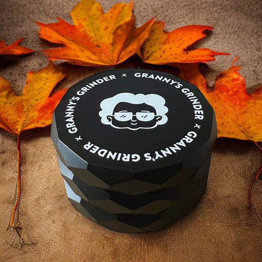 Granny‘s Grinder schwarz